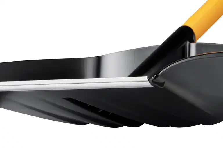 Fiskars X-series snow shovel