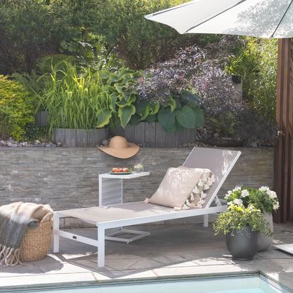 Solsängar och solstolar