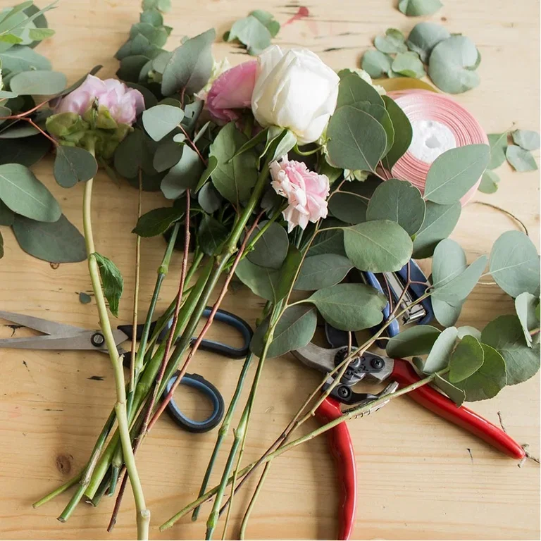 Create your own flower bouquet - learn the spiral technique.