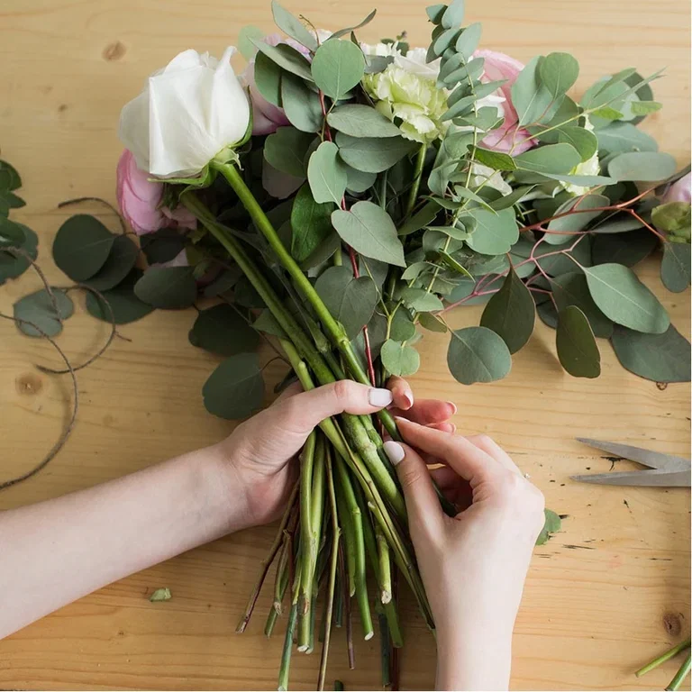 Create your own flower bouquet - learn the spiral technique.
