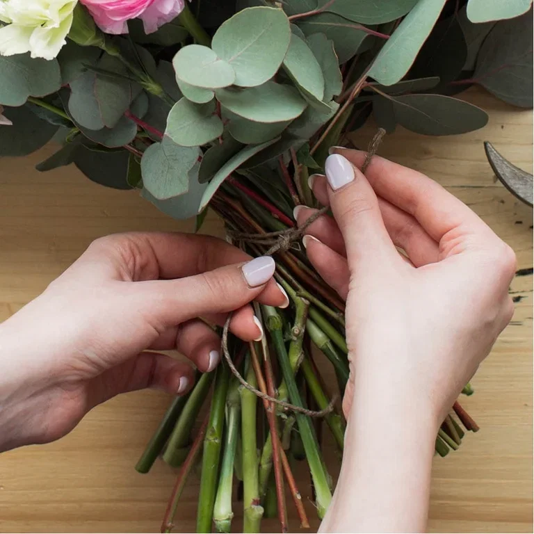 Create your own flower bouquet - learn the spiral technique.